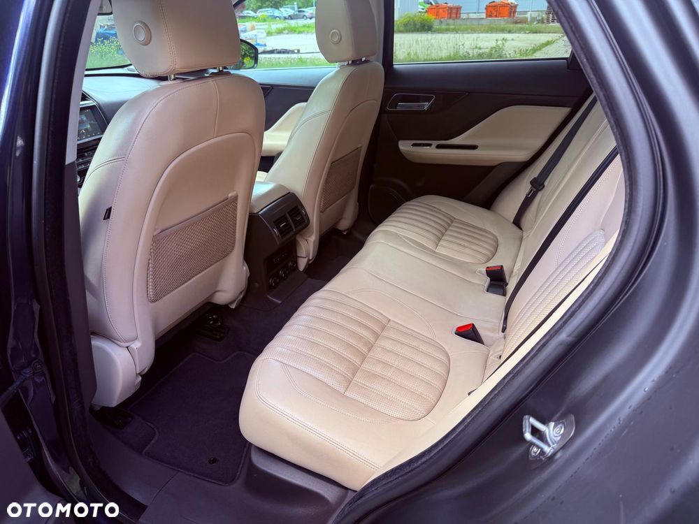 Jaguar F-Pace 3.0 V6 AWD R-Sport - 18