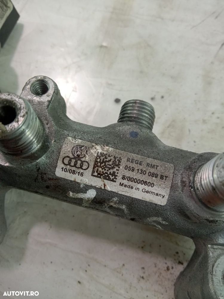 Rampa injectoare 3.0 tdi ctdb 059130089bt Volkswagen VW Touareg gener - 2
