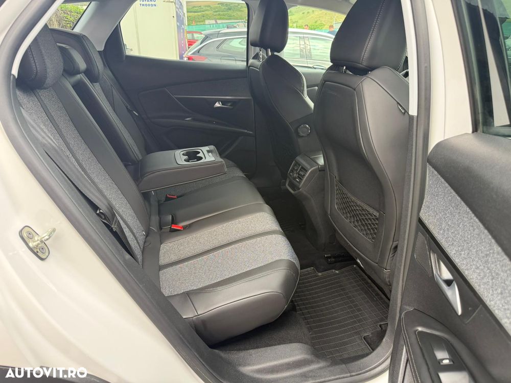 Peugeot 3008 BlueHDi 130 Stop & Start EAT8 Allure Business-Paket - 36
