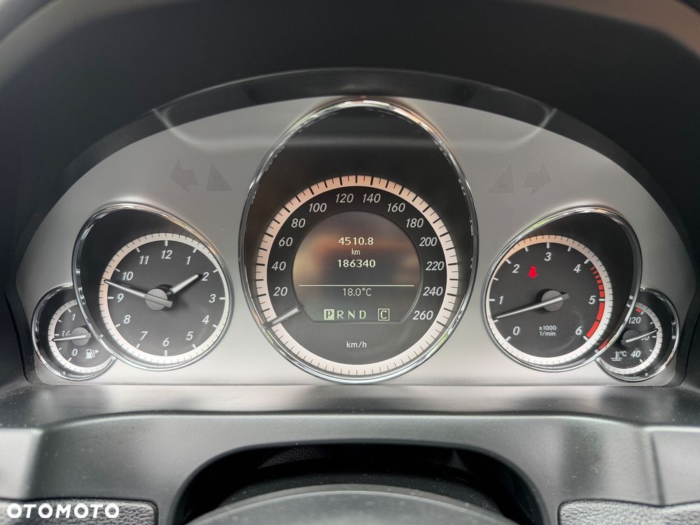 Mercedes-Benz Klasa E 350 CDI DPF BlueEFFICIENCY 7G-TRONIC Prime Edition - 24