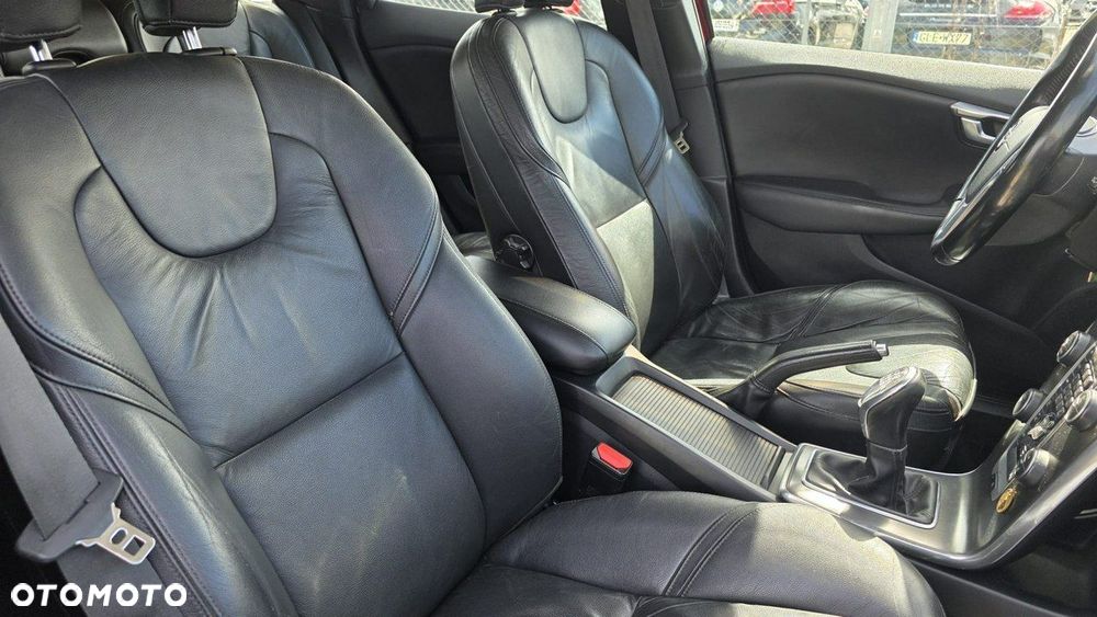 Volvo V40 - 18
