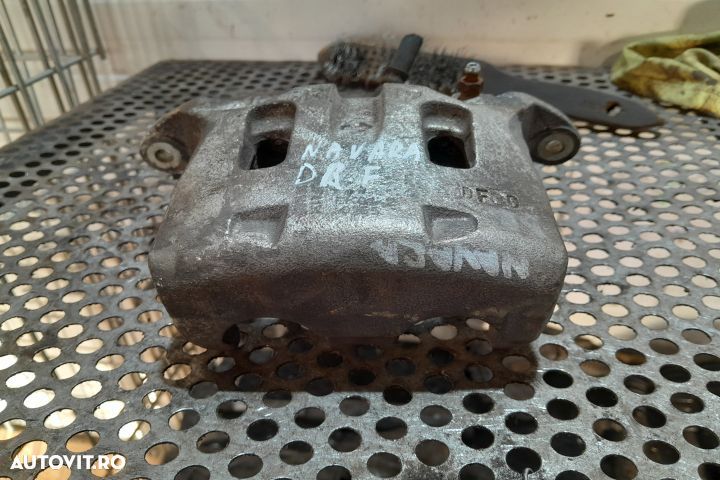 Etrier fata dreapta Nissan Navara D22 [1997 - 2001] - 2