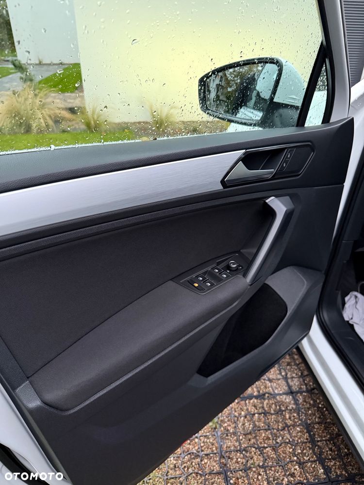Volkswagen Tiguan - 8