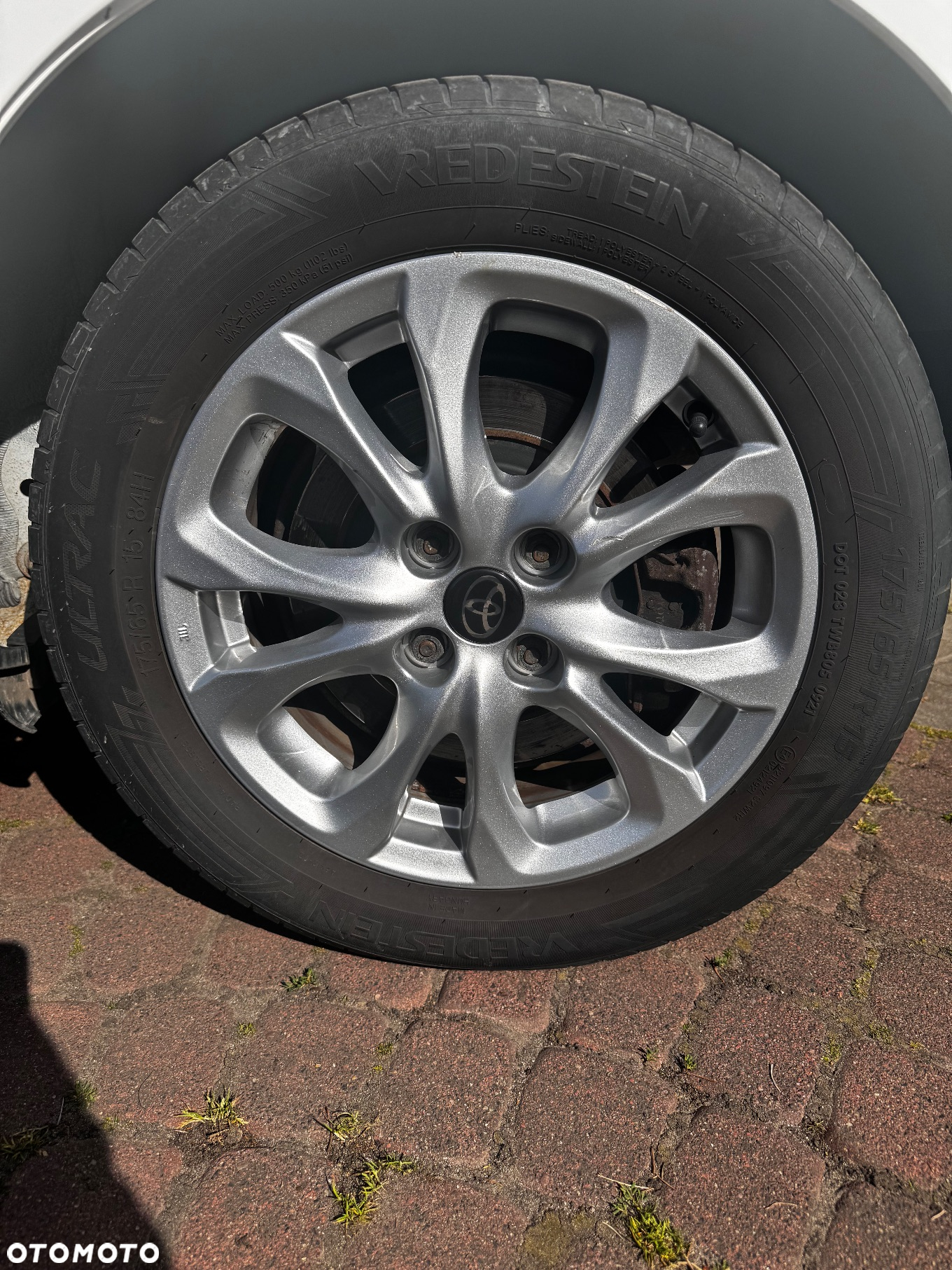 Toyota Yaris Hybrid 1.5 VVT-i - 12