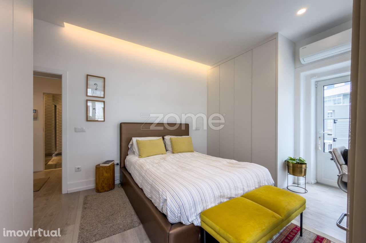 Apartamento T2+1 em Arroios c/ 2 varandas e logradouro - Grande imagem: 2/30
