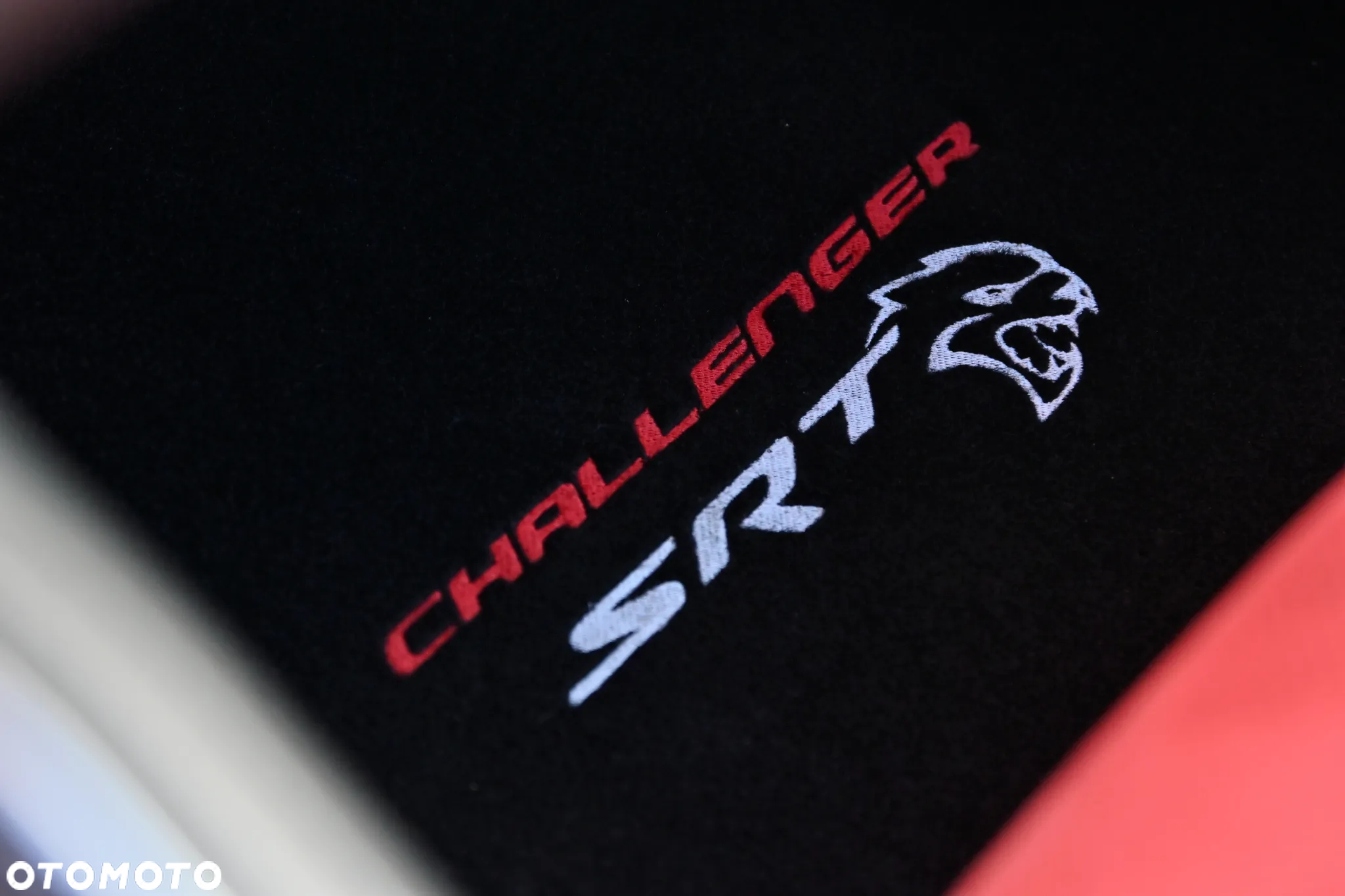 Dodge Challenger 6.4 Scat Pack - 12
