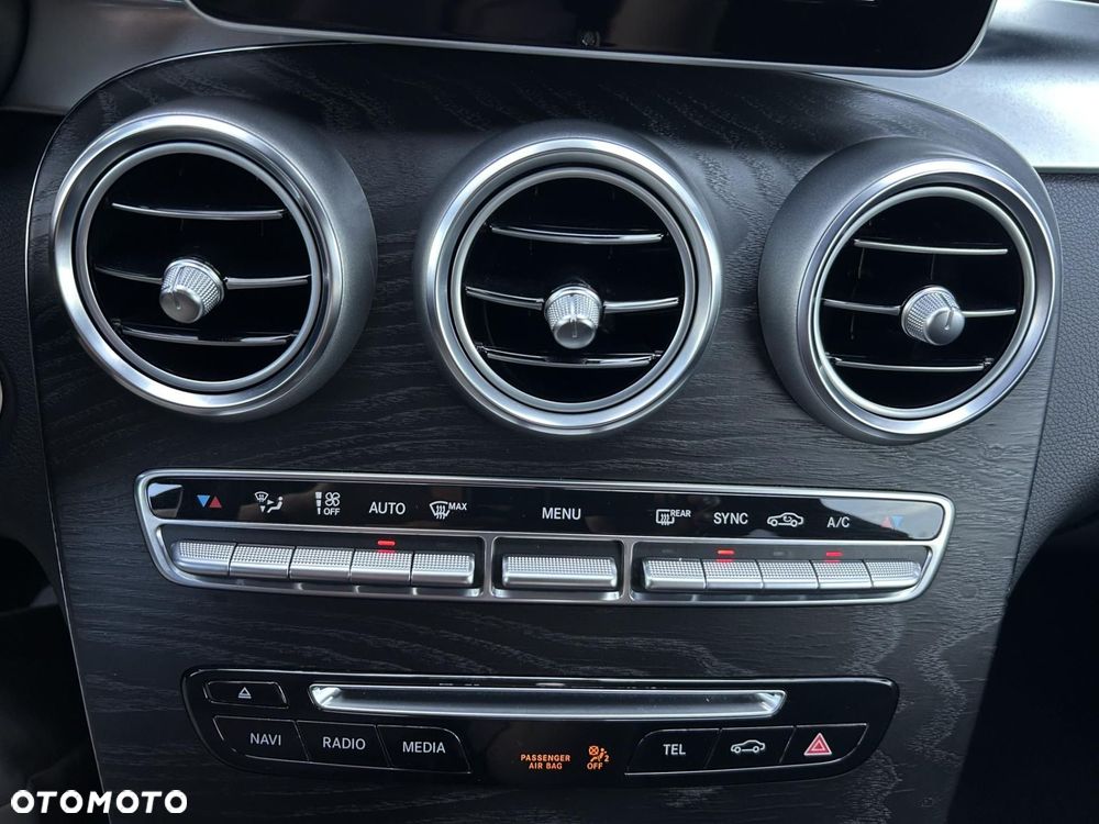Mercedes-Benz GLC - 32