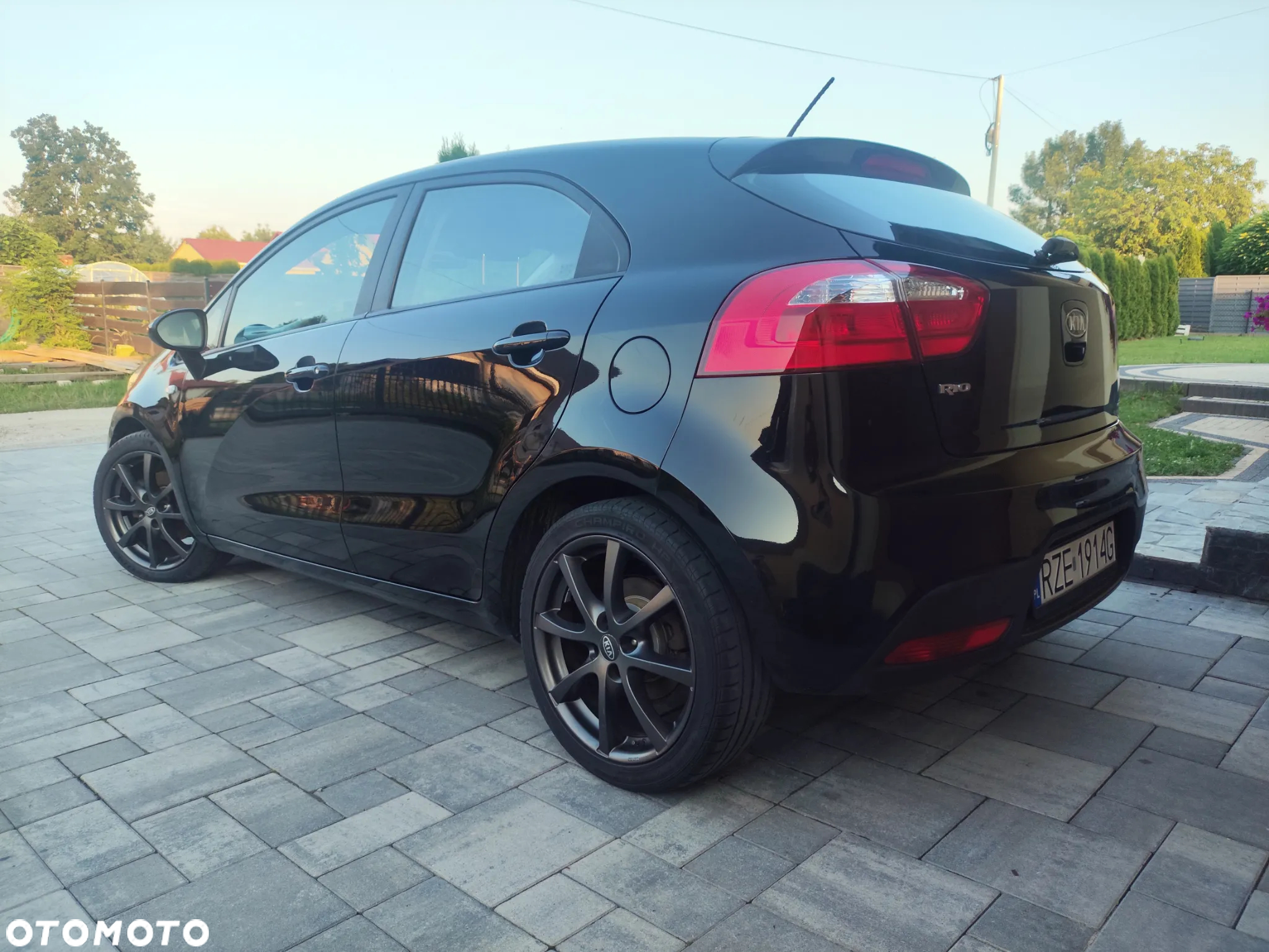 Kia Rio 1.2 L - 4
