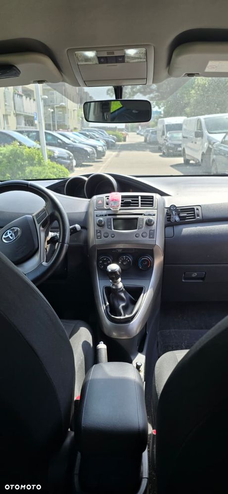 Toyota Verso 1.6 - 6