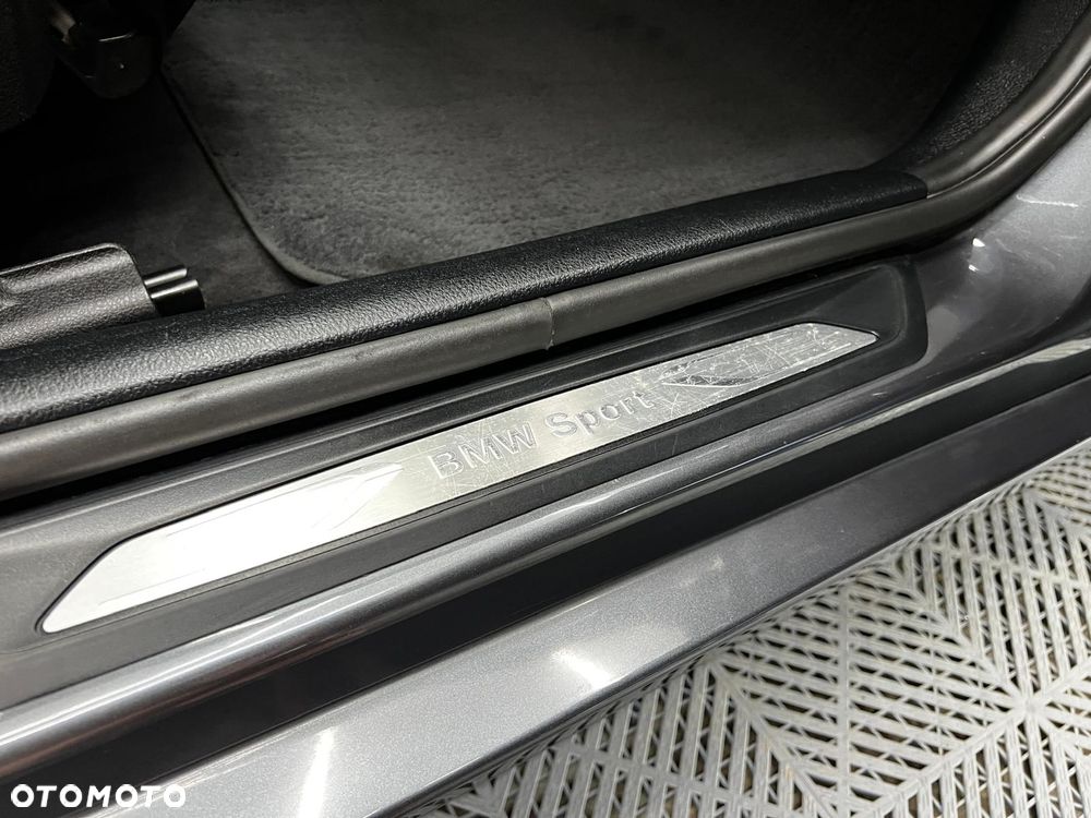 BMW Seria 3 318d DPF Edition Sport - 15