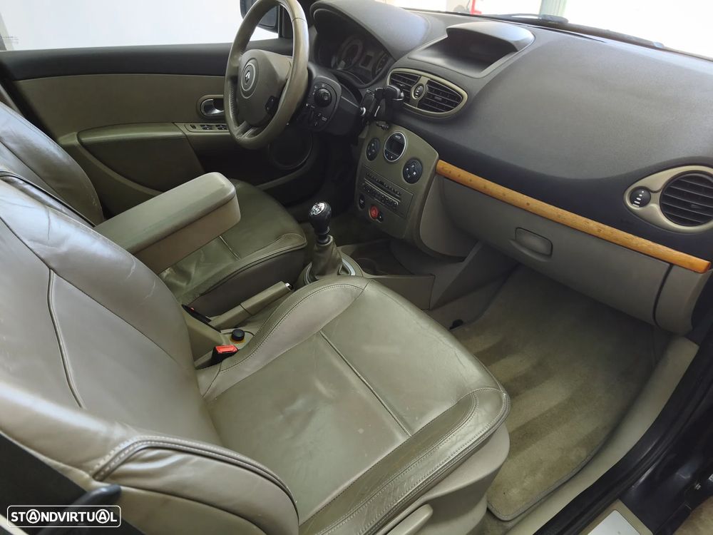 Renault Clio 1.5 dCi Initiale - 8