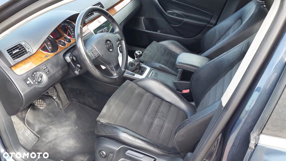 Volkswagen Passat 2.0 TSI Individual - 16