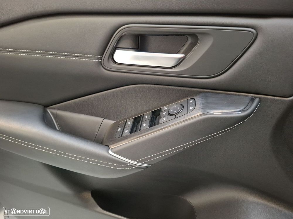 Nissan Qashqai 1.3 DIG-T N-Connecta LED - 23