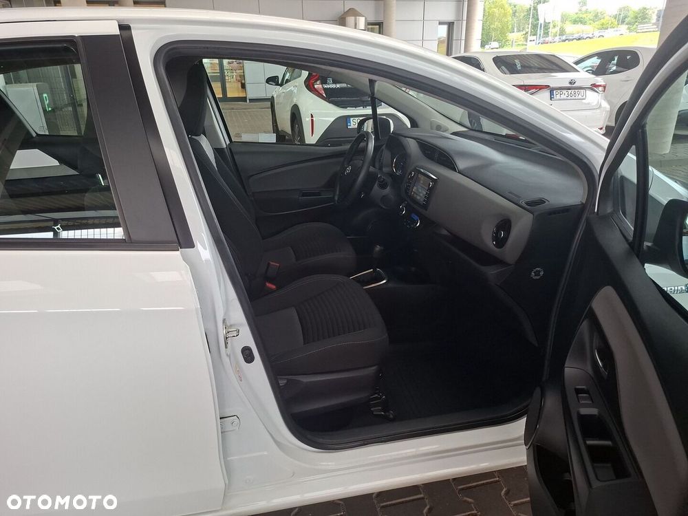 Toyota Yaris - 10
