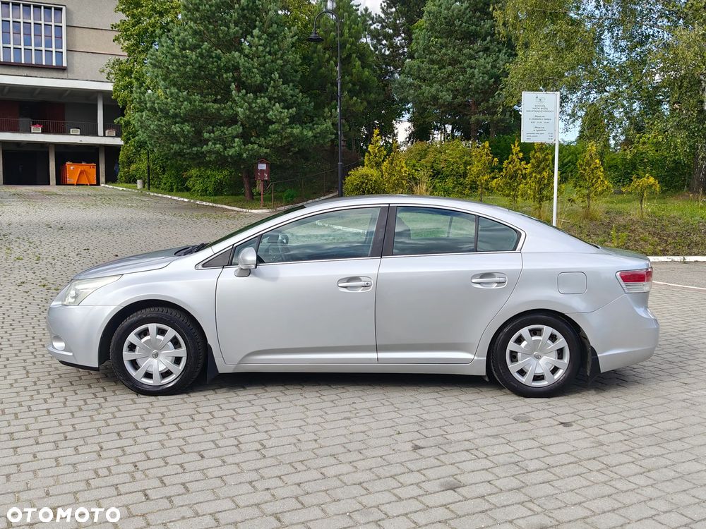 Toyota Avensis 2.0 D-4D Premium - 9