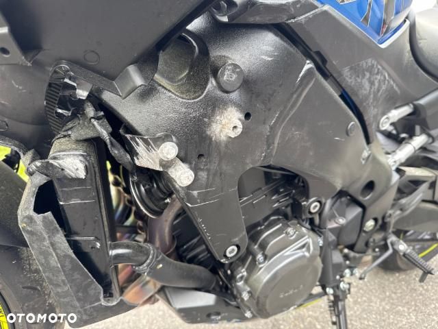 Suzuki GSX 1000 - 11