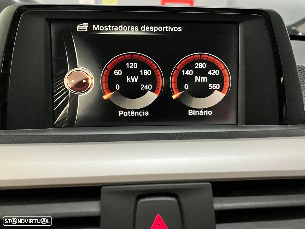 BMW 330 e iPerformance - 25