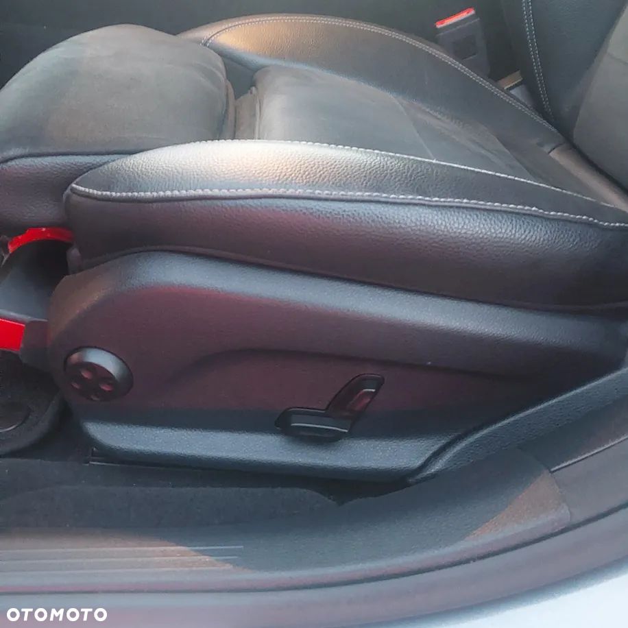 Mercedes-Benz Klasa E 220 d 4-Matic 9G-TRONIC - 6