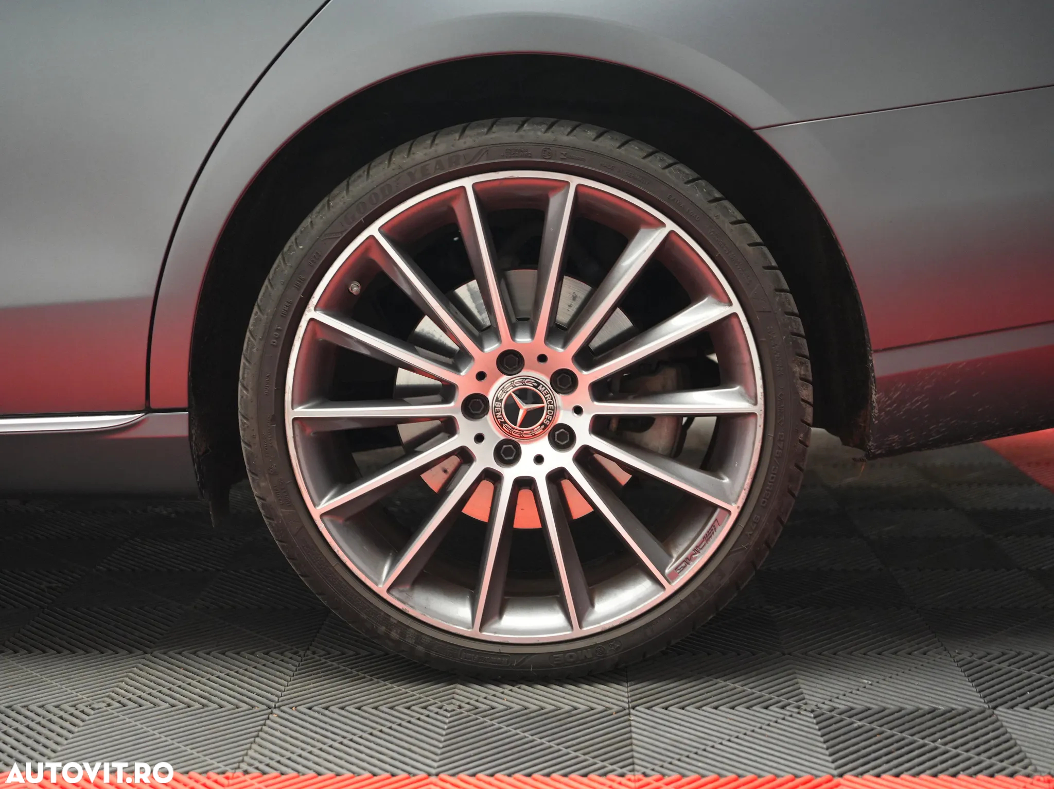 Mercedes-Benz E 300e 9G-TRONIC - 7