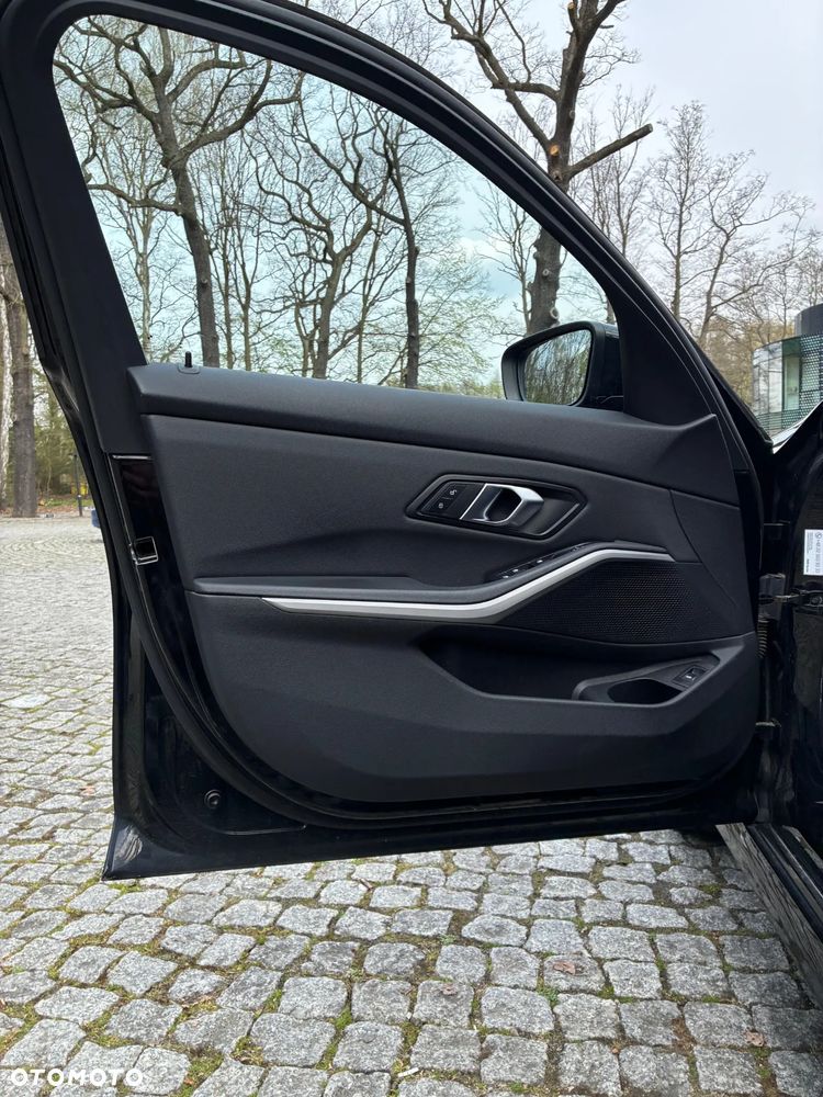 BMW Seria 3 320d Advantage sport - 28