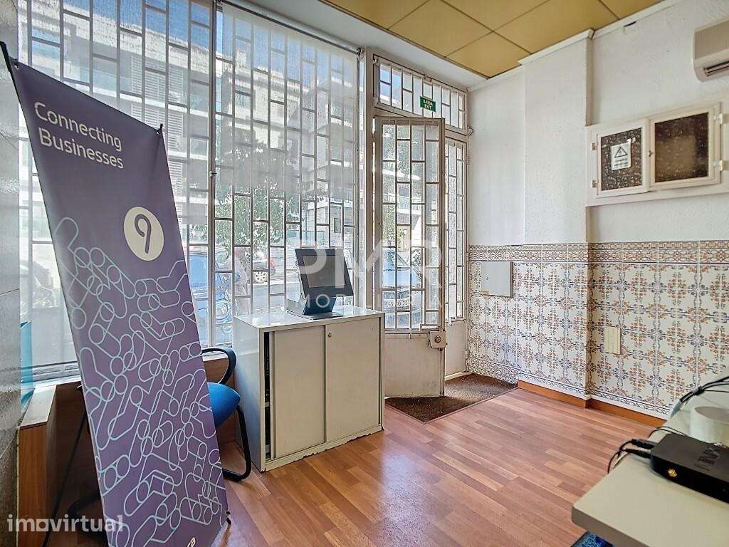 Loja com saída de fumos para venda no Lumiar - Grande imagem: 3/11