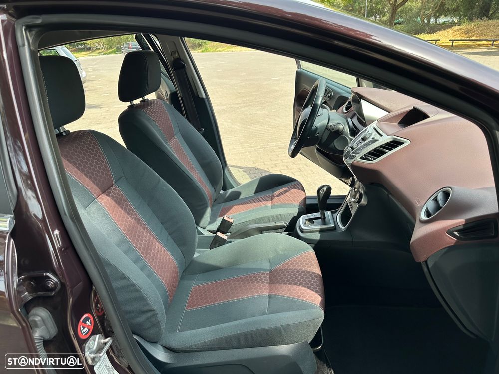 Ford Fiesta 1.4 Titanium Aut. - 11