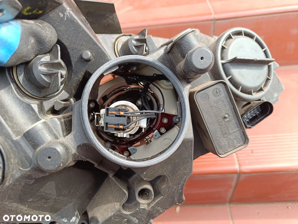 MERCEDES W204 LAMPA LEWA PRZÓD PRZEDNIA H7 EUROPA - 11