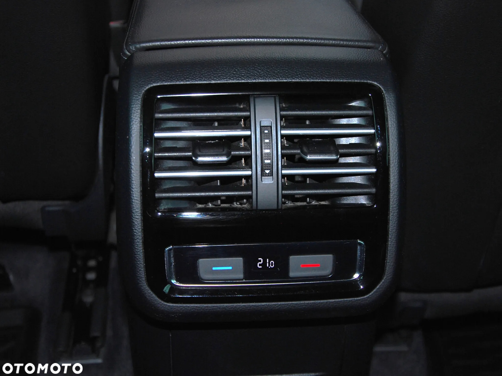 Volkswagen Passat 1.8 TSI BMT Highline - 30