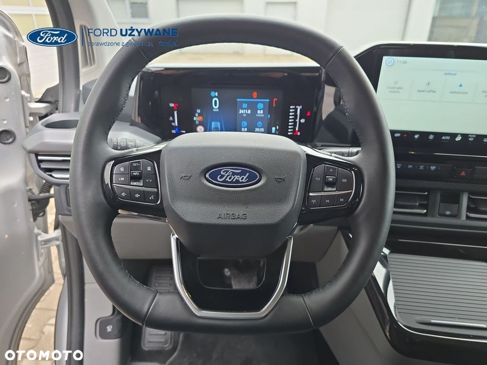 Ford Tourneo Custom - 19