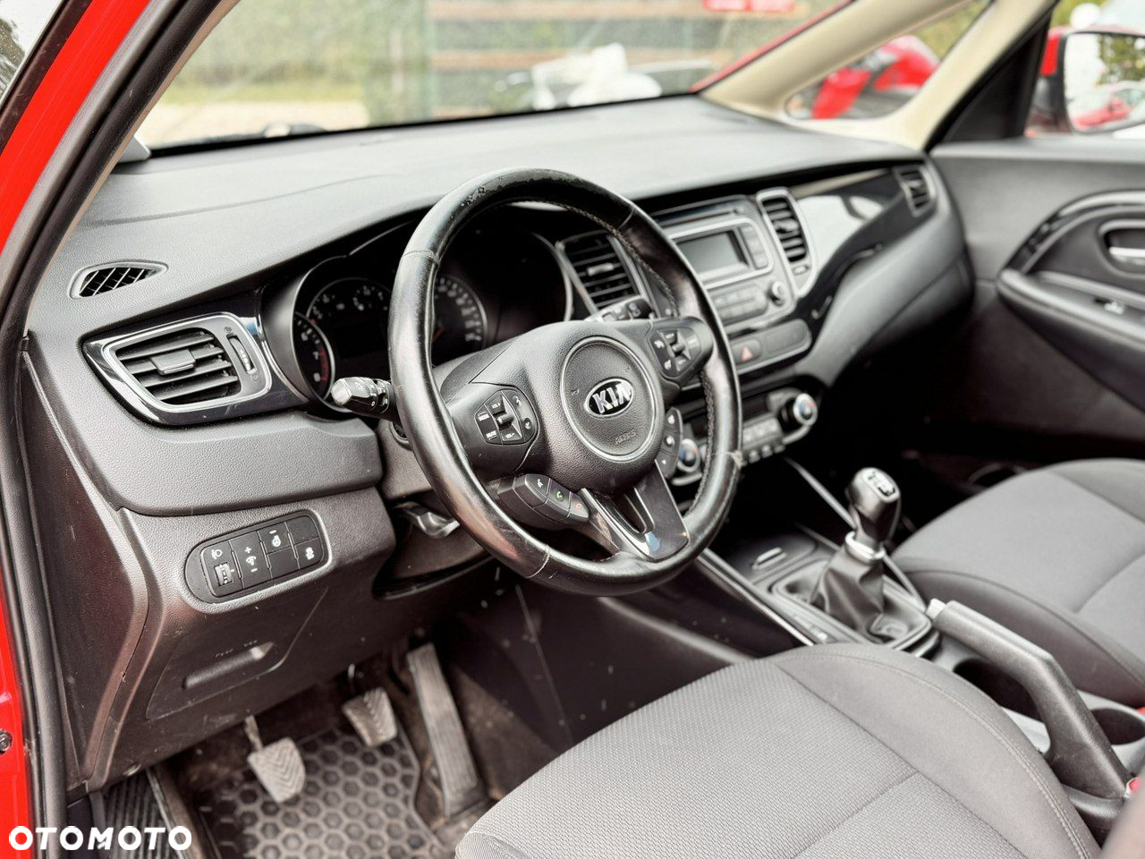 Kia Carens 1.6 GDI XL 7os - 19