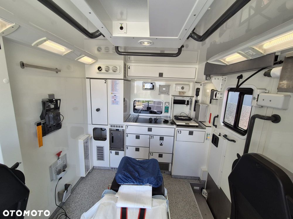Mercedes-Benz Sprinter Karetka Ambulans - 7