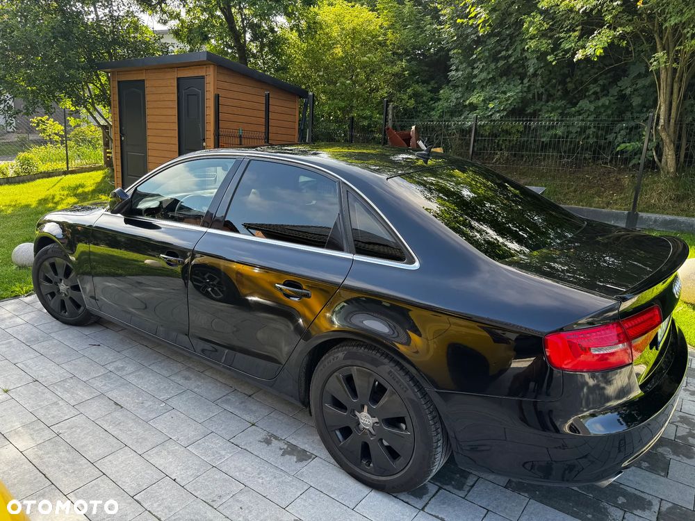 Audi A4 Limousine - 11