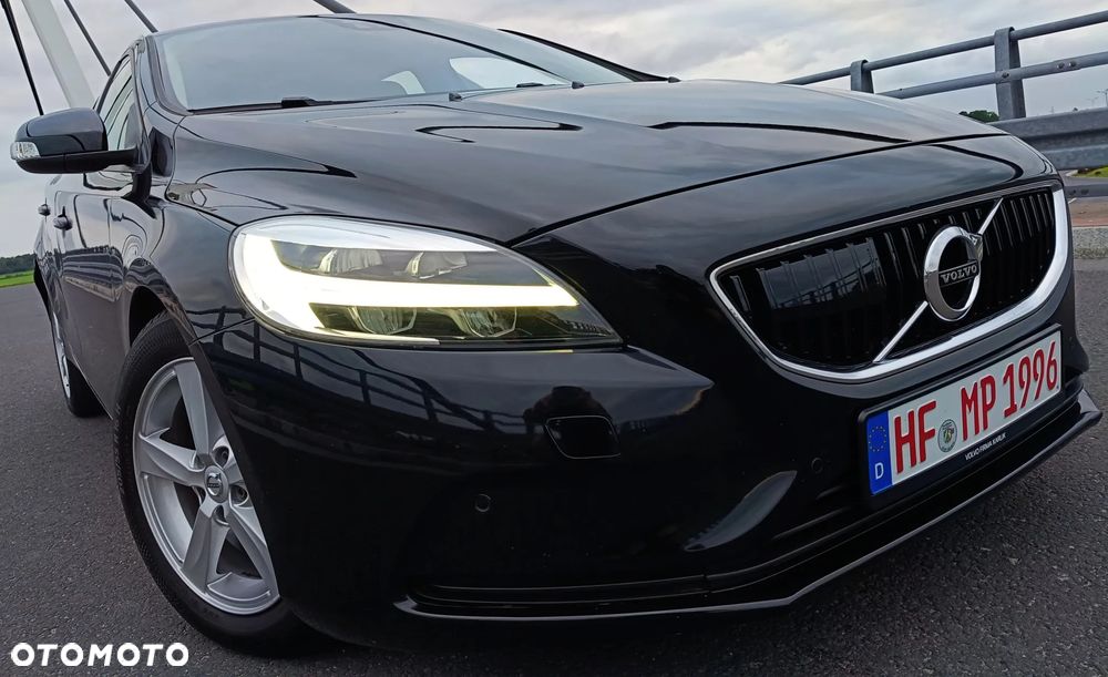 Volvo V40 D2 Geartronic RDesign - 17