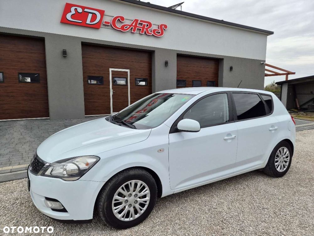 Kia Ceed - 4