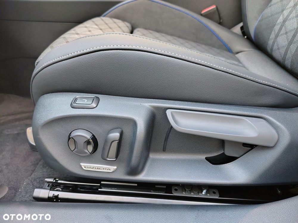 Volkswagen Passat - 14