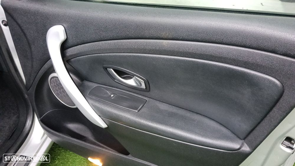 Renault Fluence 1.5 dCi Exclusive - 28