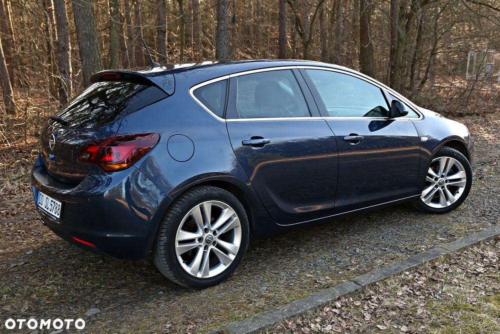 Opel Astra 1.6 Turbo - 21
