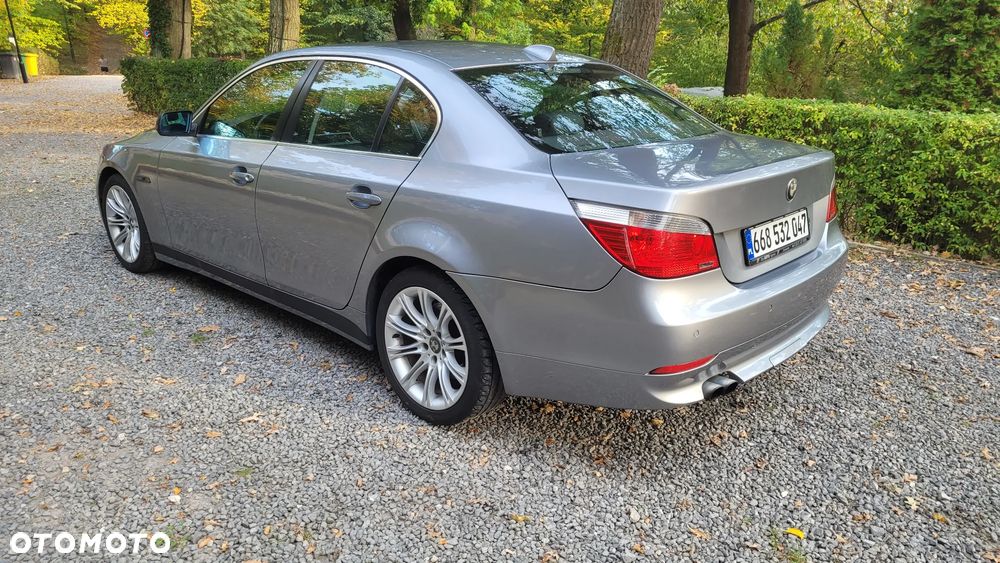 BMW Seria 5 520i - 6