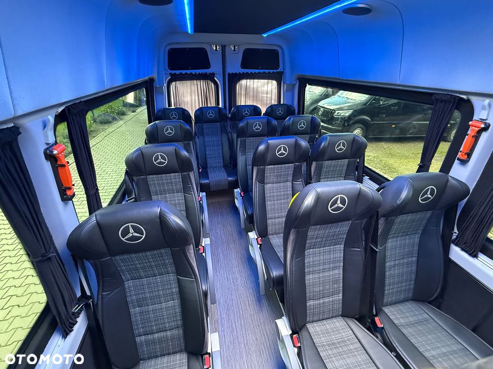 Mercedes-Benz Sprinter 516 24 miejsca - 23