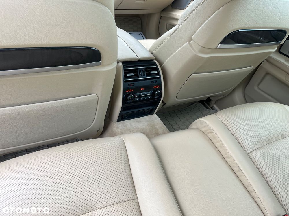 BMW Seria 7 750d xDrive - 14