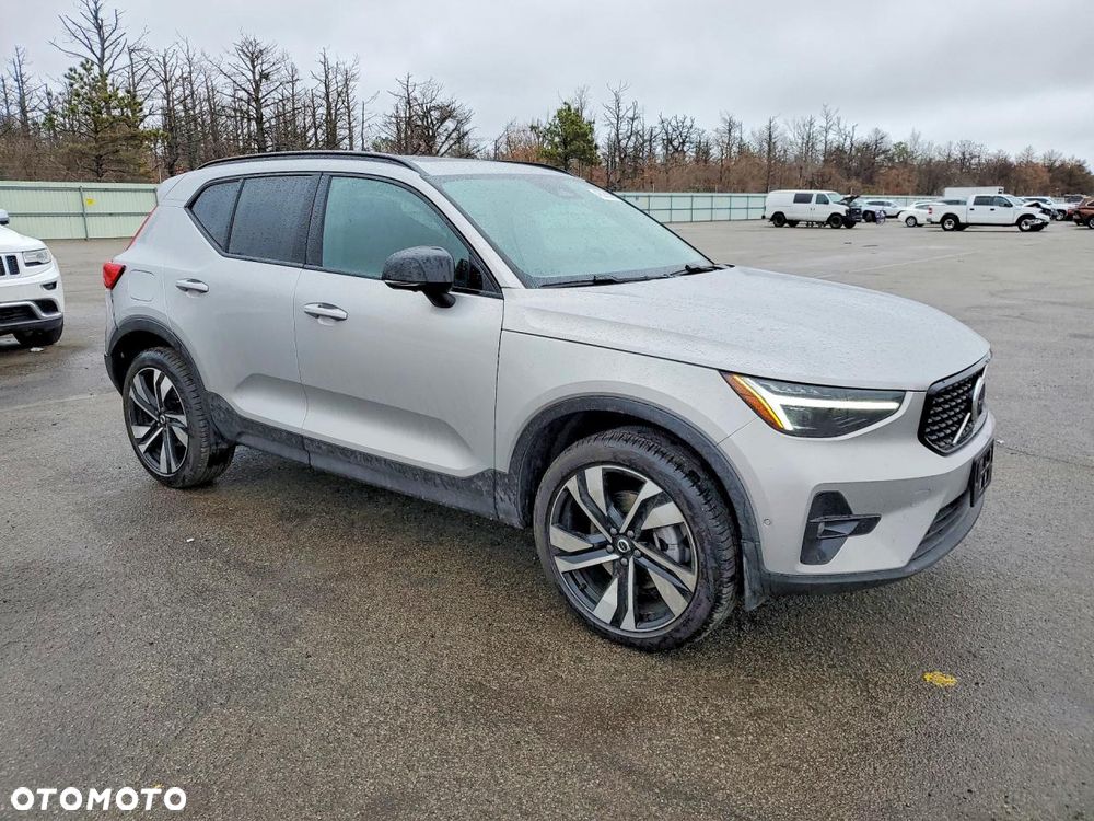 Volvo XC 40 - 3