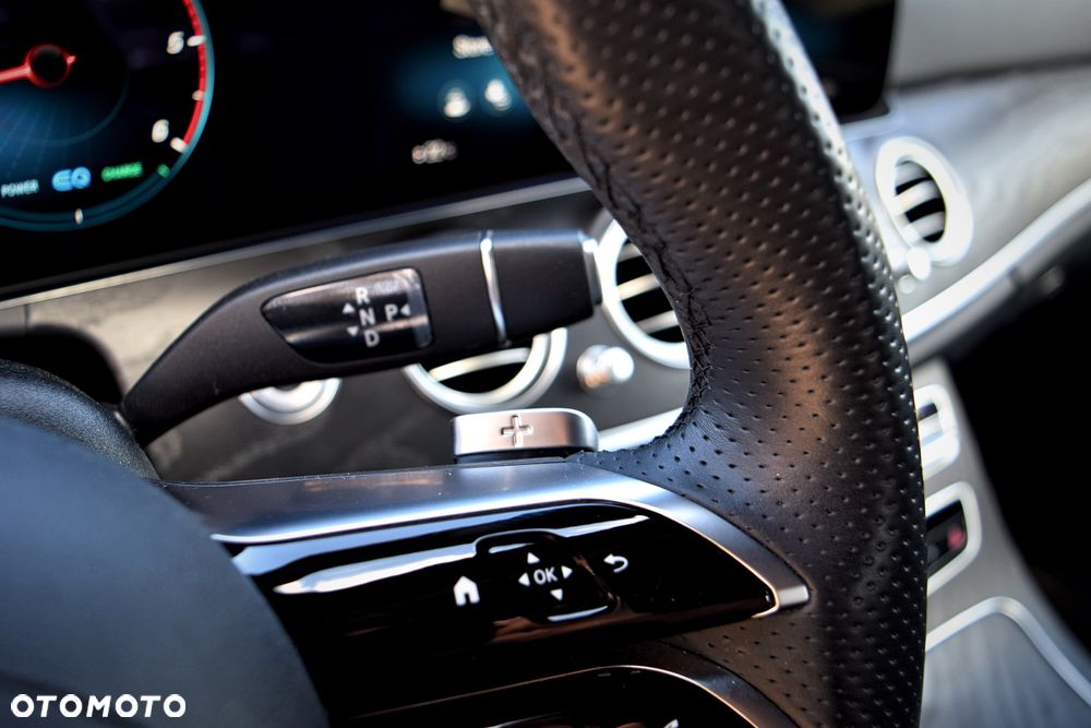 Mercedes-Benz Klasa E 220 d 4-Matic AMG - 25