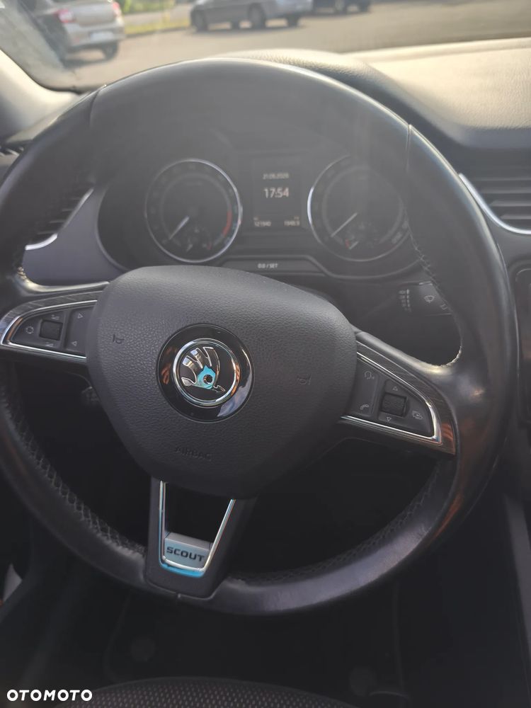 Skoda Octavia Scout 2.0 TDI 4x4 DSG - 16