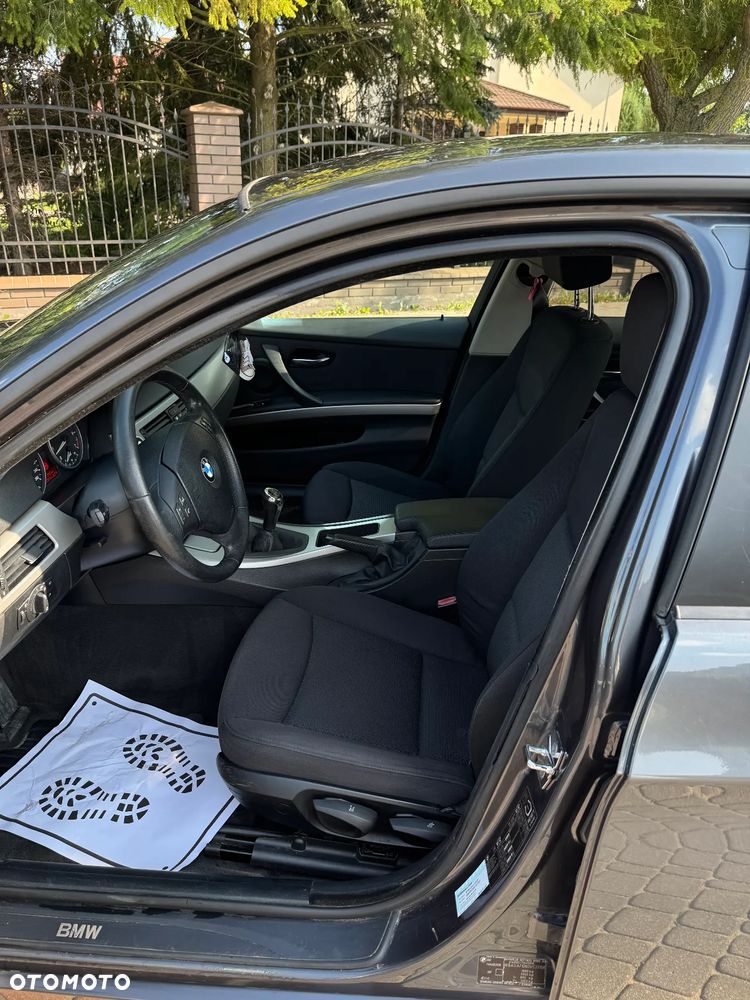 BMW Seria 3 320i - 7