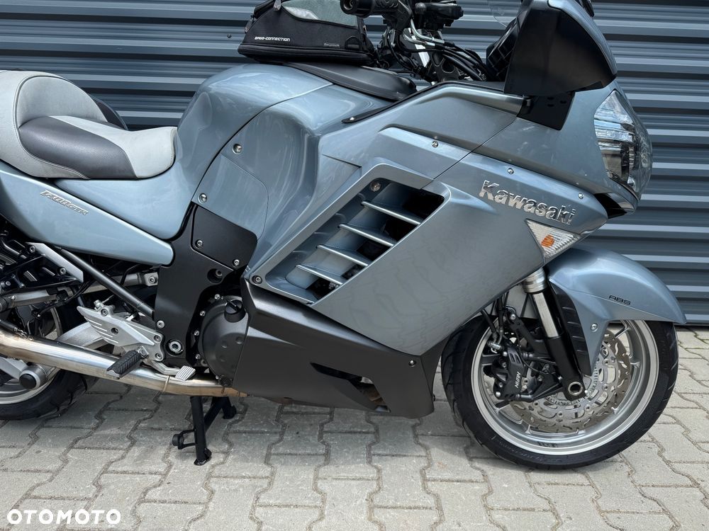 Kawasaki GTR - 11