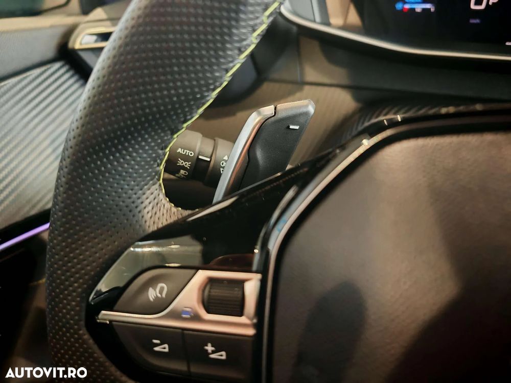 Peugeot 2008 1.2L e-DCS6 MHEV GT - 14