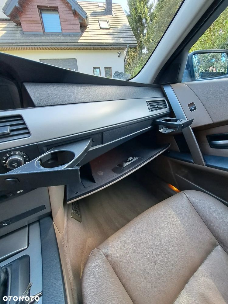 BMW Seria 5 525d - 7