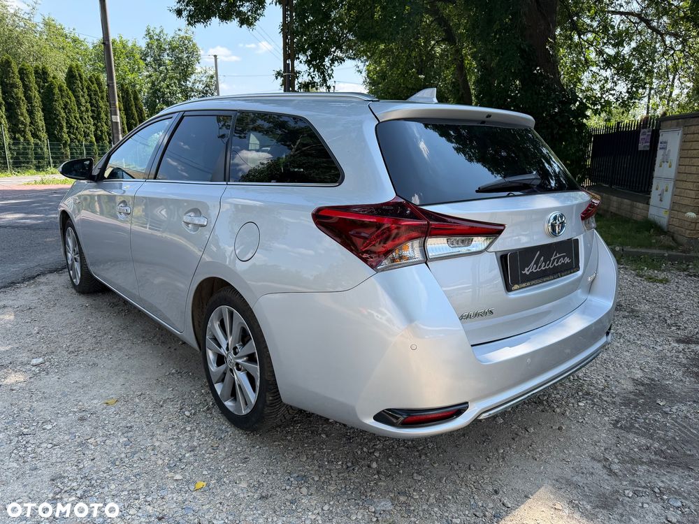 Toyota Auris Hybrid 135 Prestige - 4