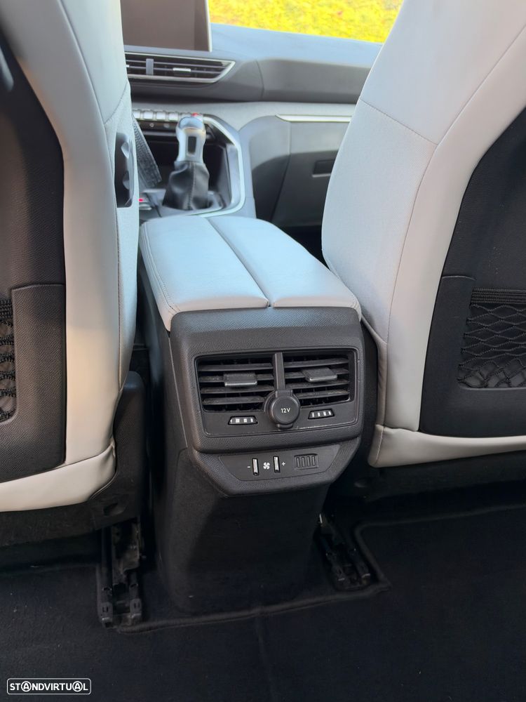 Peugeot 5008 - 10