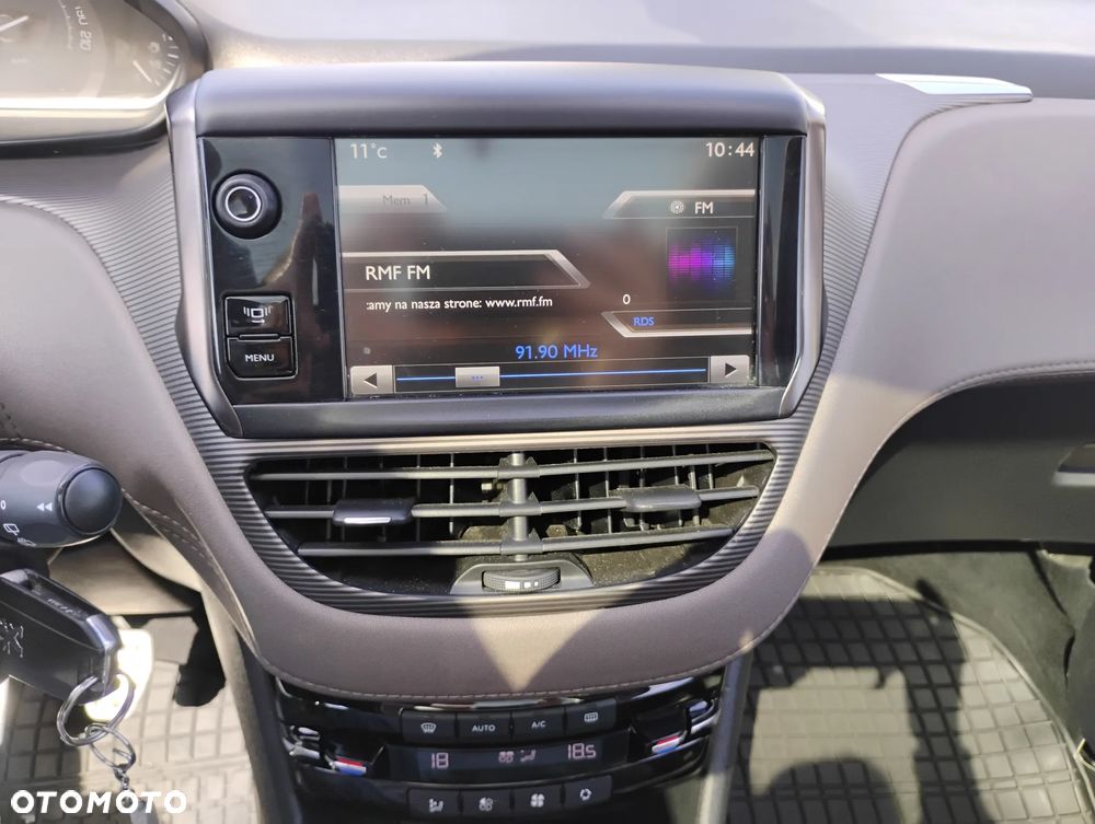 Peugeot 2008 e-HDi FAP 115 STOP & START Allure - 15